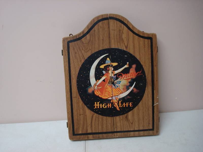 lot 12 image: Miller High Life Dart Board Cover