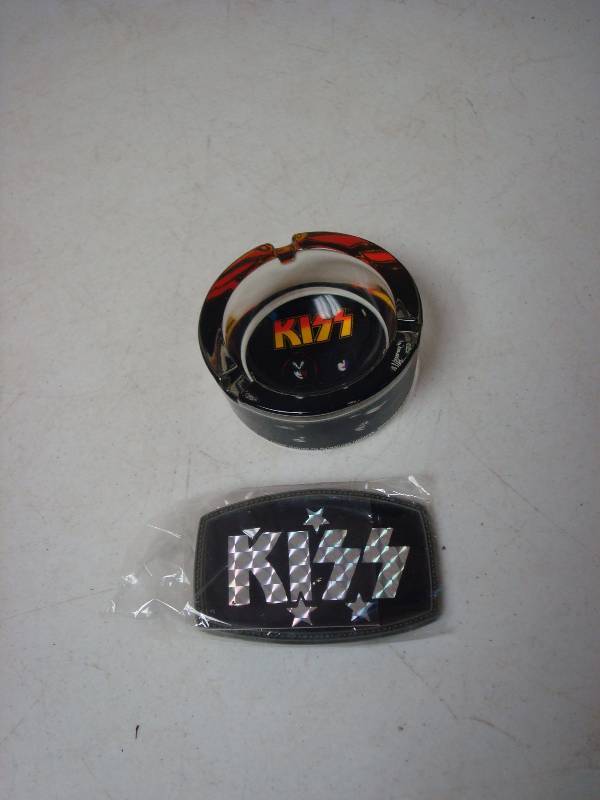 lot 27 image: KISS Ash Tray And Belt Buckle
