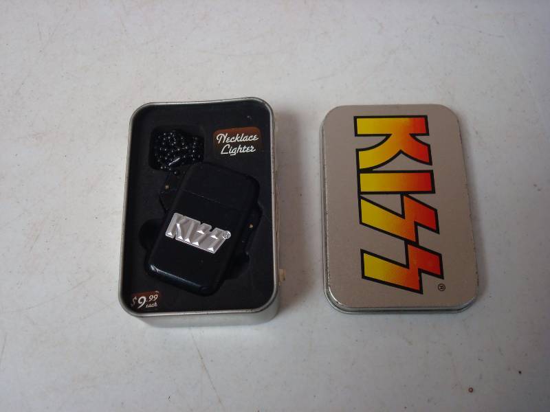lot 28 image: Kiss Lighter