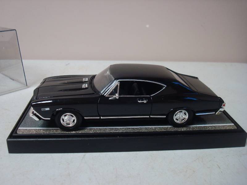 lot 34 image: Welly Chevy Chevelle Die Cast Car 124 Scale Size