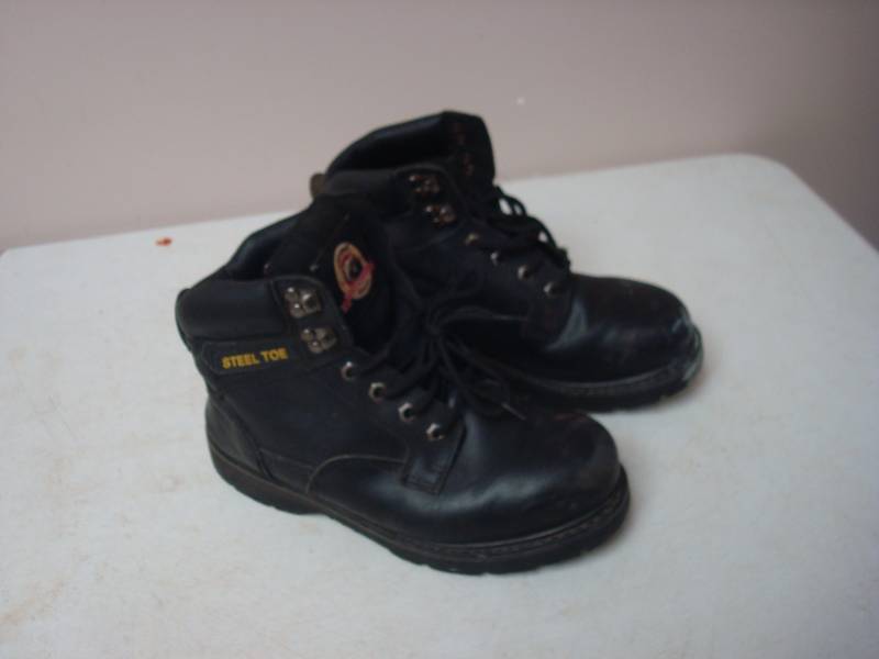 lot 58 image: Pair Of Mens Steel Toe Boots, Used, Show Wear, Paint, Size 7.5