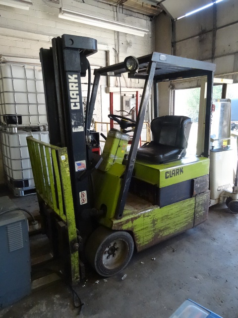 Clark Model 1M17 36 Volt Forklift