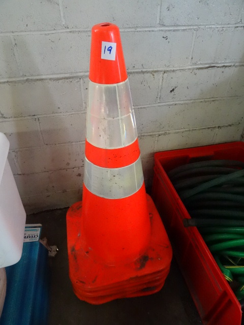 6 Safety Cones