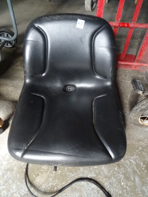 Universal Seat. Adjustable