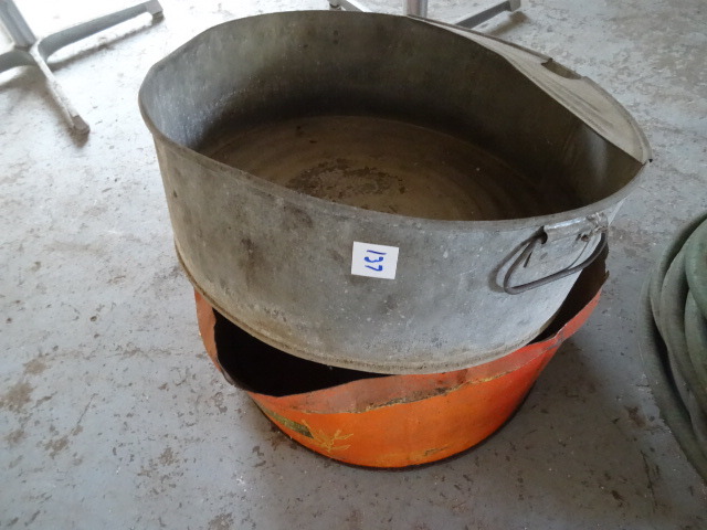 2 Oil Change Pans