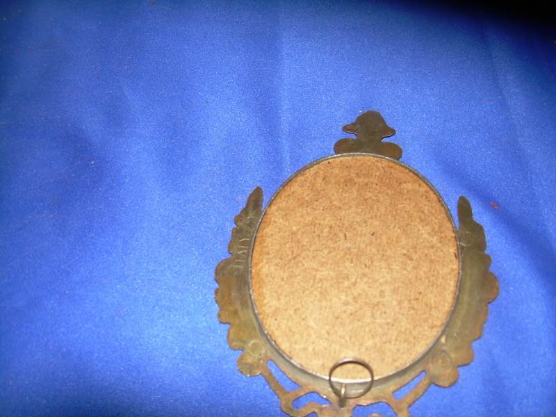 lot 10 image: vintage brass wall hanging