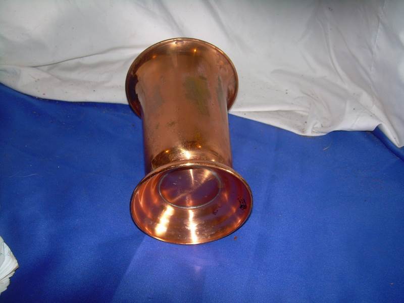 lot 14 image: vintage copper vase