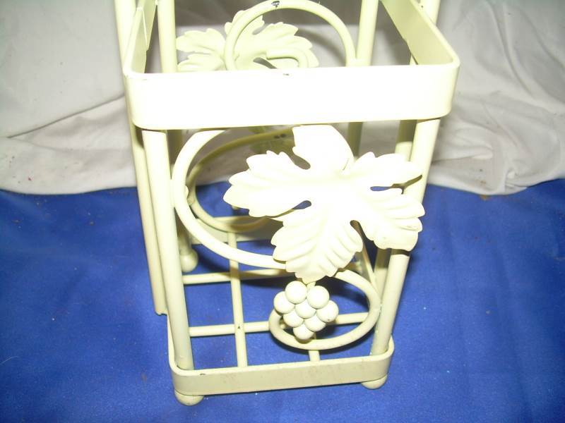 lot 34 image: vintage metal basket