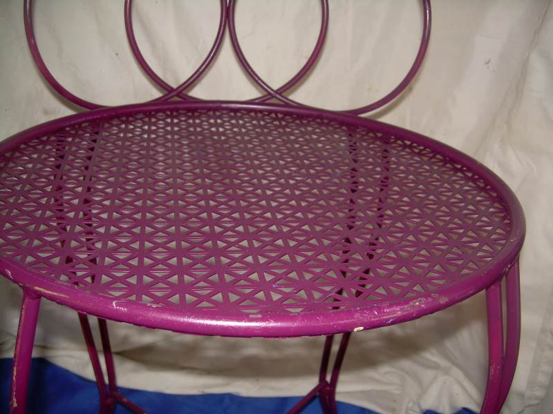 lot 47 image: vintage metal stand