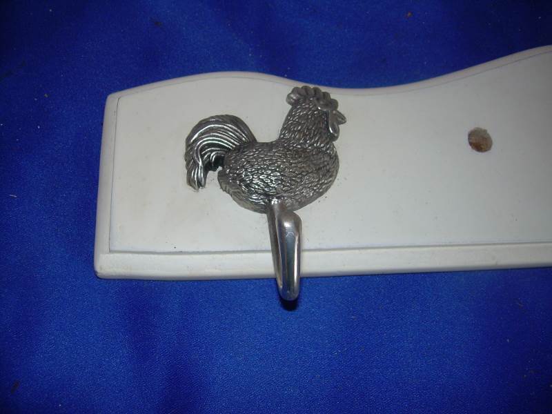 lot 53 image: vintage wooden rooster hanger