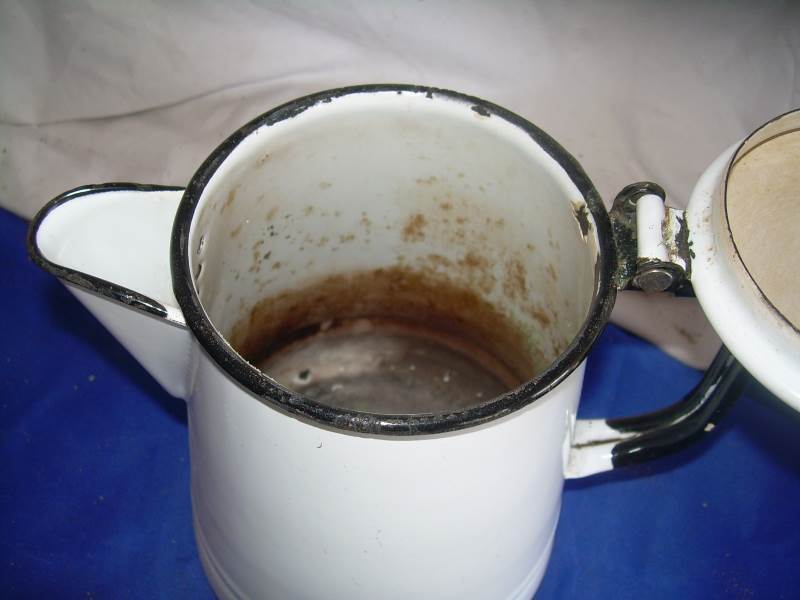 lot 107 image: vintage coffee pot