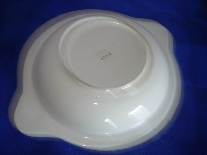 lot 127 image: Vintage crape bowl