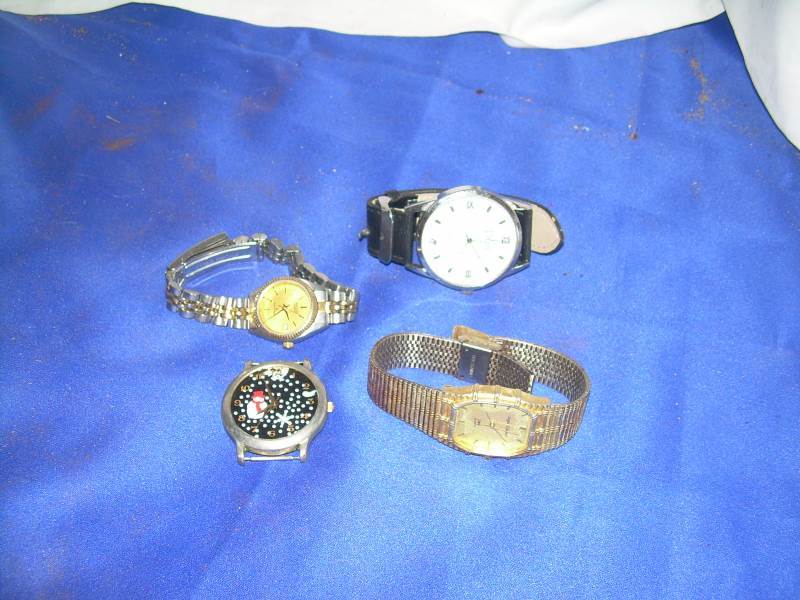 lot 137 image: Vintage watches