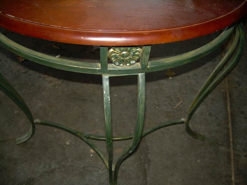 lot 141 image: vintage table