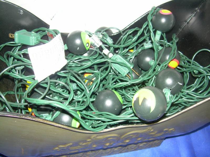 lot 163 image: vintage tin and holloween lights