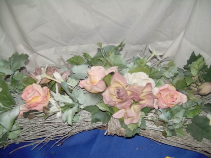 lot 178 image: flower swag