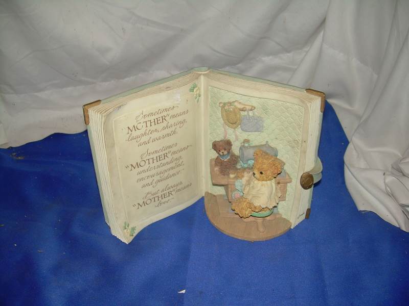 lot 191 image: collectible bainbride bear