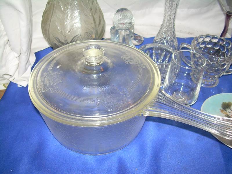 lot 193 image: vintage range tee glass kettle