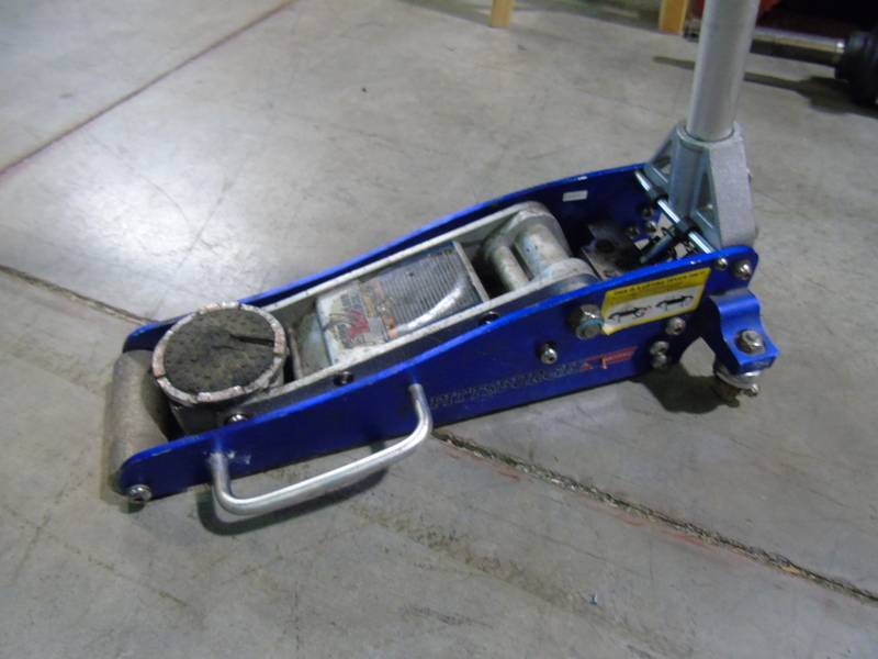 1 5 Ton Compact Aluminum Racing Floor Jack With Rapid Pump Half