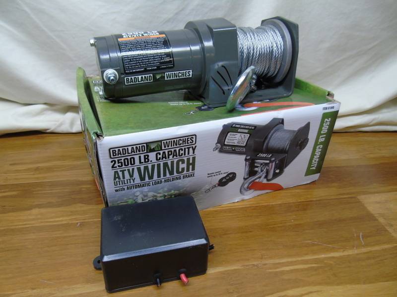 lot 7 image: 2500 lb. ATVUtility Electric Winch with Wireless Remote Control
