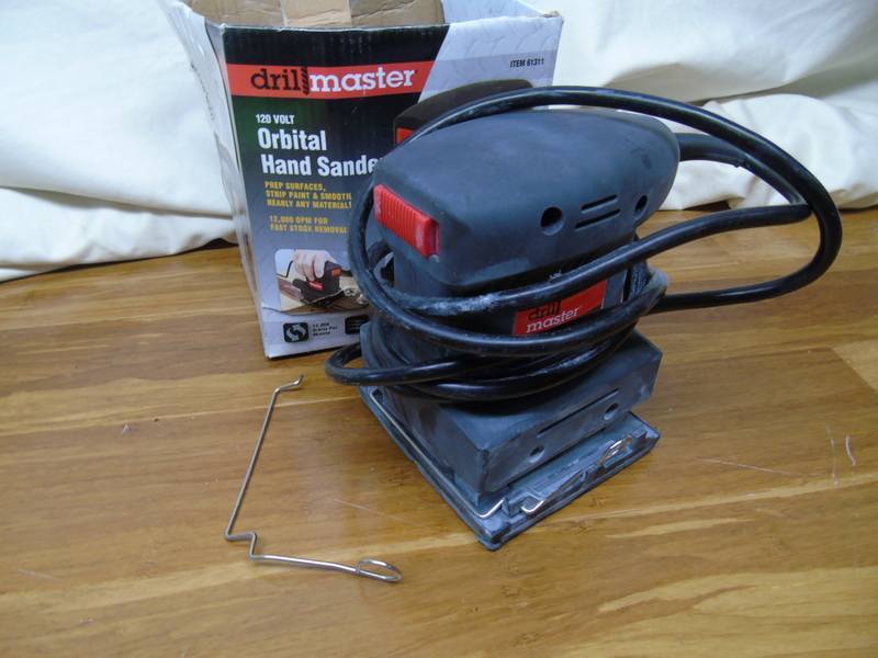 lot 14 image: Drill Master 14 Sheet Orbital Palm Sander