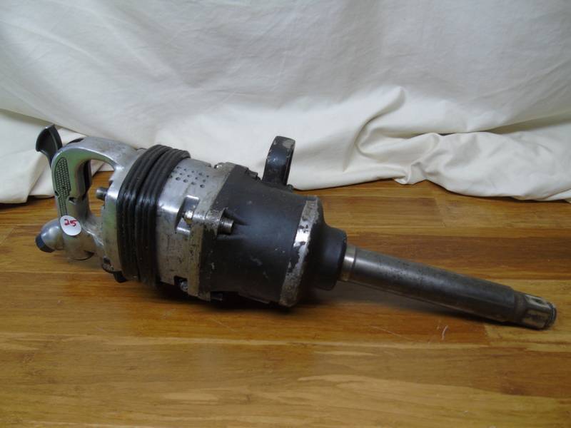 lot 25 image: Central Pheunamic 1 in. Industrial Pinless Air Impact Wrench