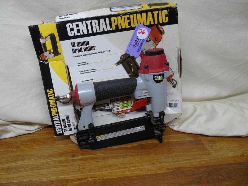 lot 26 image: Central Pheunamic 18 Gauge Brad Air Nailer