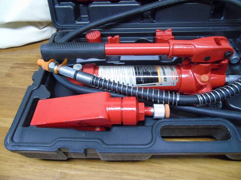 Pittsburg Automotive 4 ton Heavy Duty Portable Hydraulic Equipment Kit