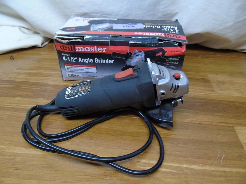lot 37 image: 4-12 in. 4.3 Amp Angle Grinder