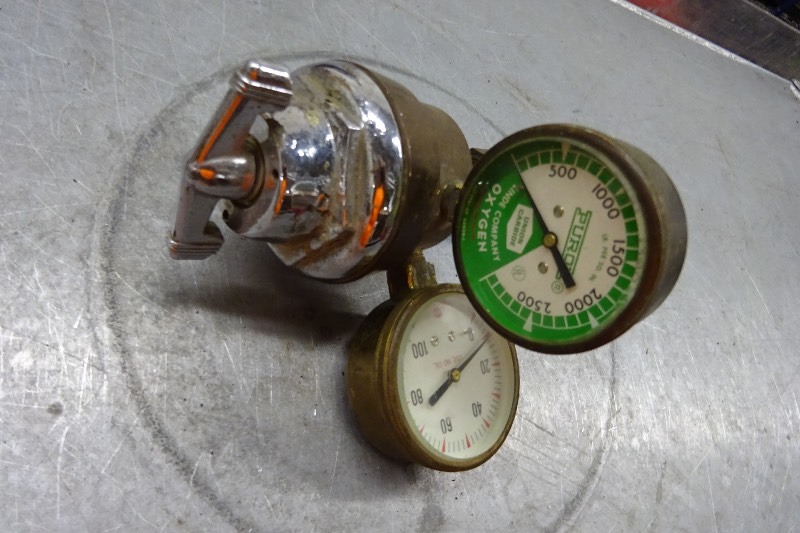 Oxygen Gauges