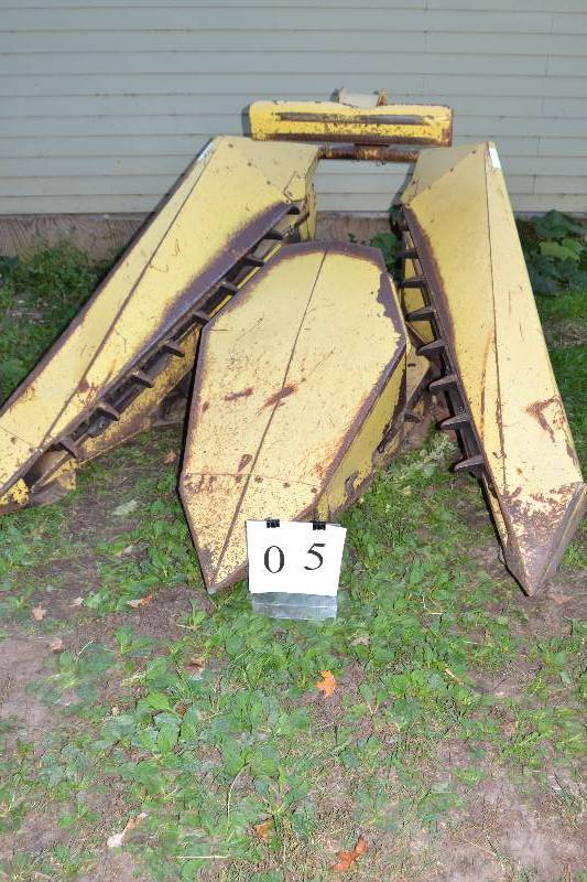 lot 5 image: Corn Head