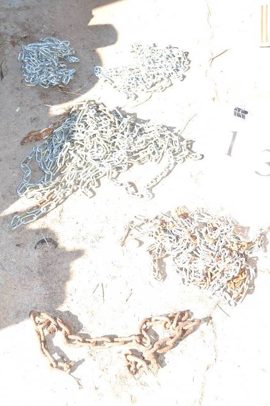 lot 13 image: Chains