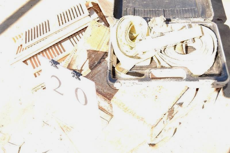 lot 20 image: Tool box wgrates