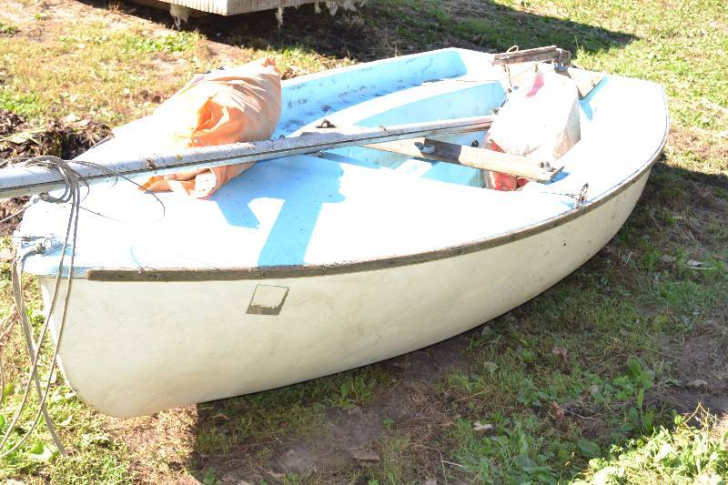 lot 23 image: Sailboat