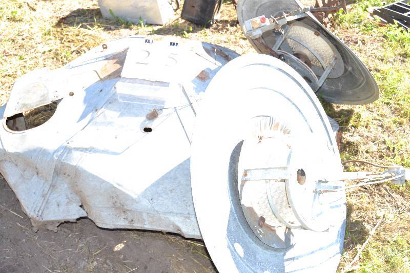 lot 25 image: Brooder House heaters