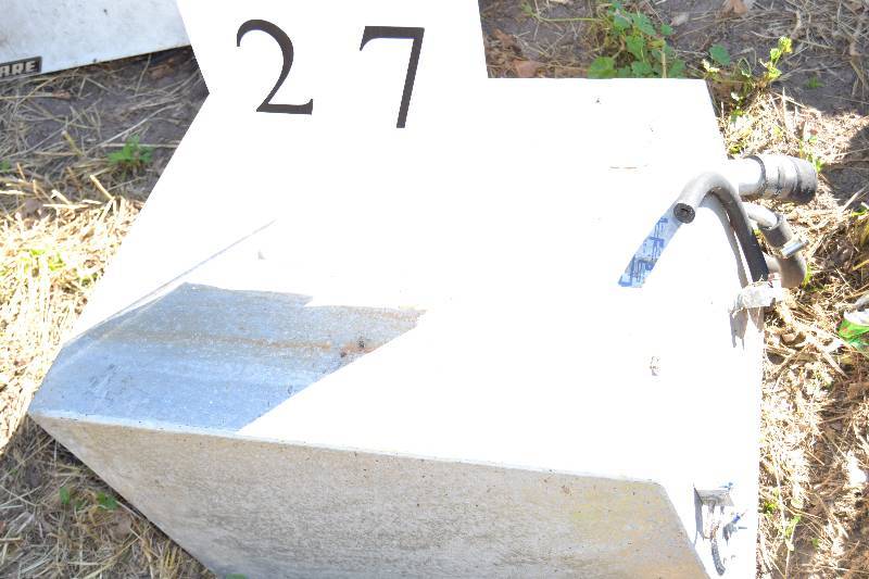 lot 27 image: Boat Gas tank