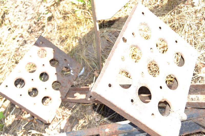 lot 31 image: Tractor steps