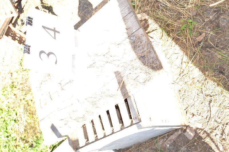 lot 34 image: Bee Hive