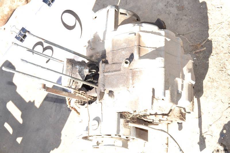 lot 39 image: Honda transmission