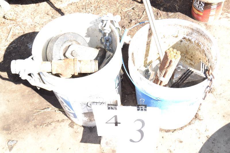 lot 43 image: Misc items