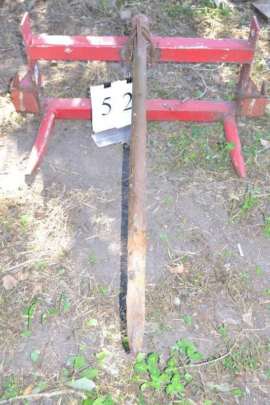 lot 52 image: Bale spear