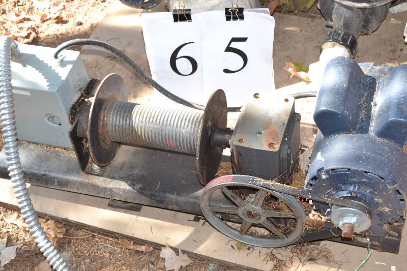 lot 65 image: Cable winch