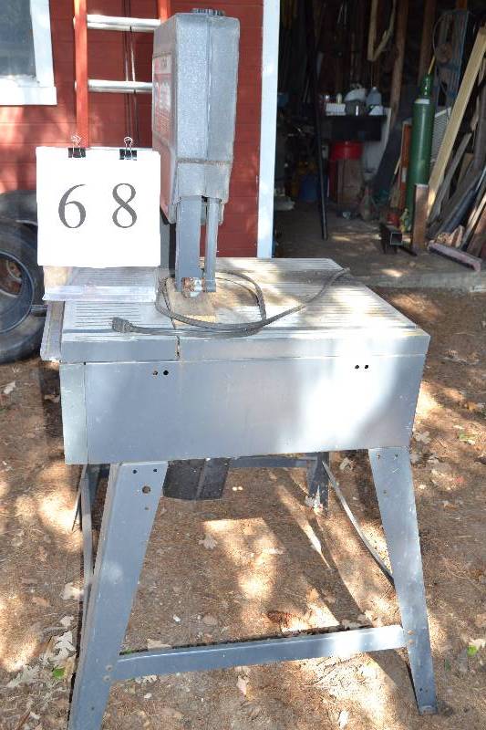 lot 68 image: Band saw