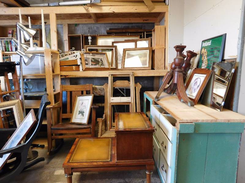 This is a ONE LOT auction everything is included in this lot 