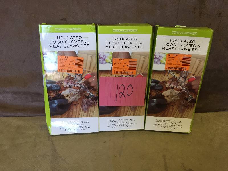 Lot of 3 Insulated gloves and claws
