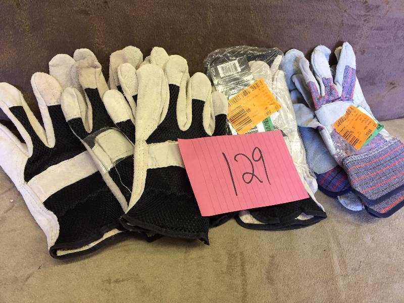 Lot of gloves