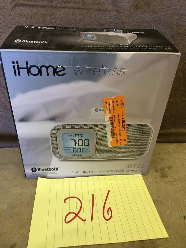 iHome Dual alarm clock with USB Charging