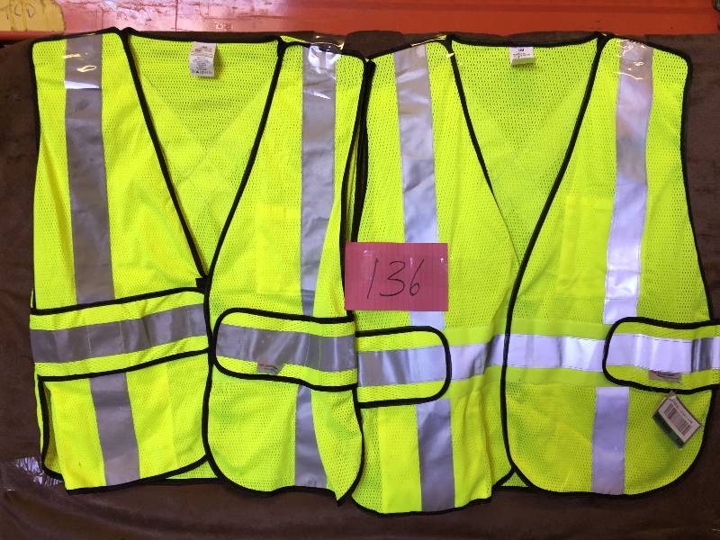 Lot of 2 3M Safety Vests