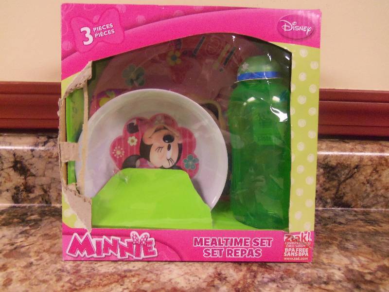 lot 2 image: Minnie Mealtime Set