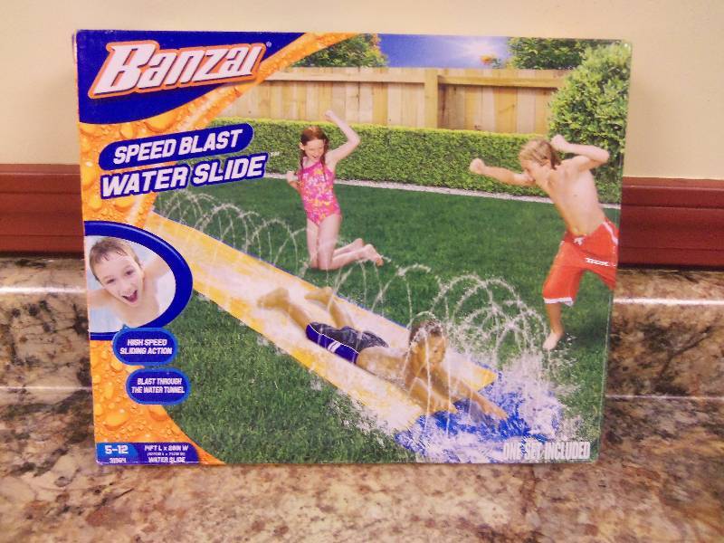 lot 14 image: Banzai Speedblast Water Slide